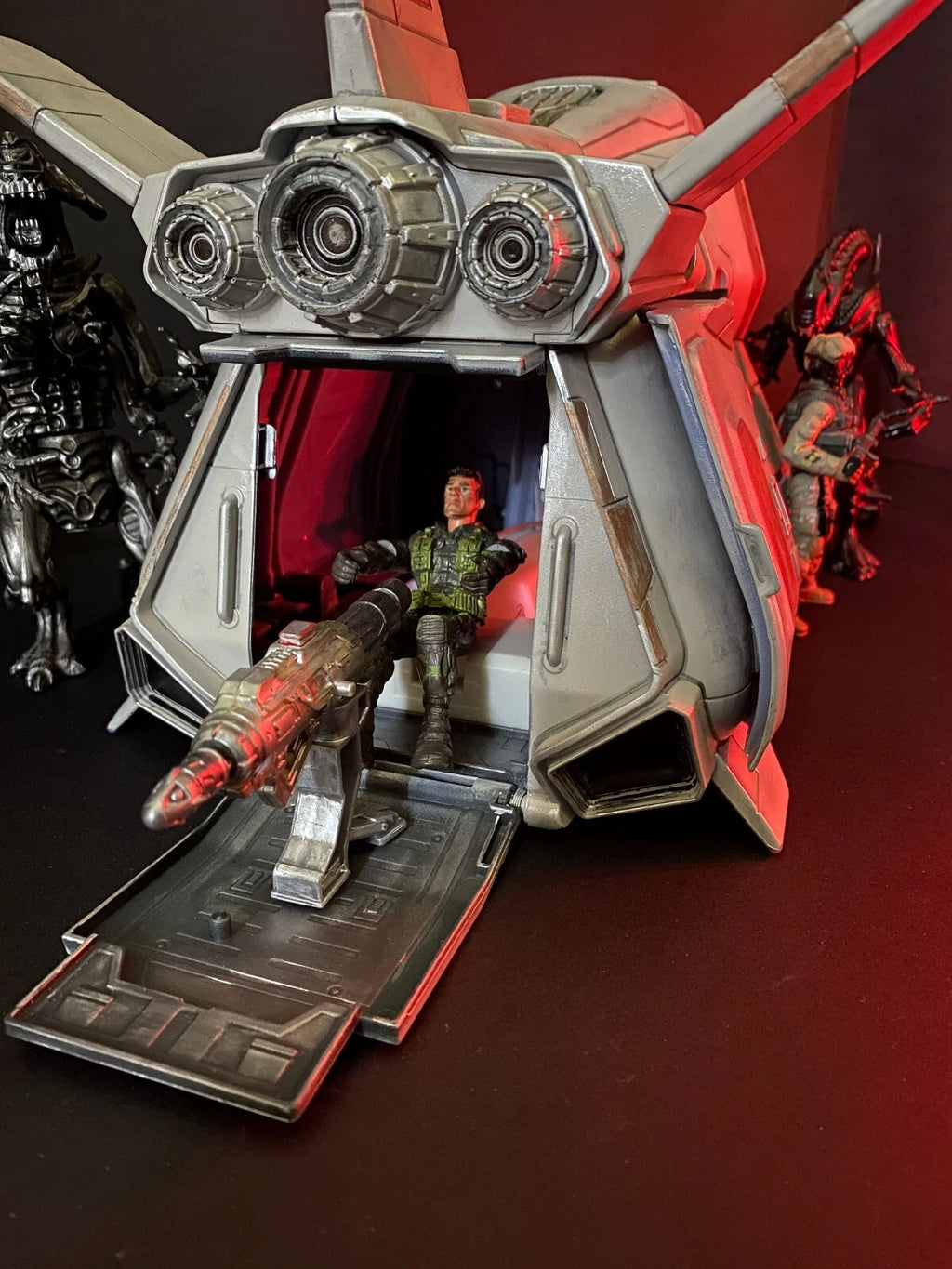 Aliens Dropship “Sulaco Wing” Custom Vintage Style Weyland Yutani Hadley’s Hope - view 12