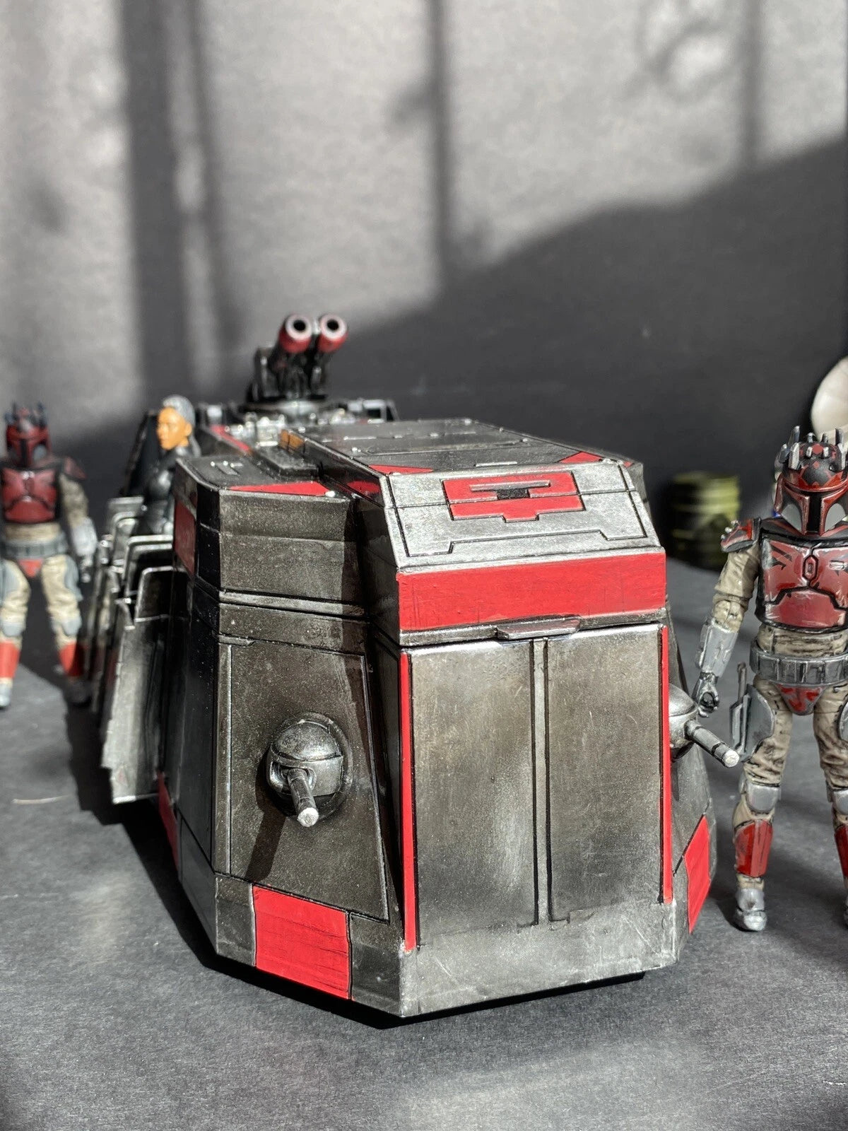 Star Wars Mandalorian Custom Troop Transport Boba Fett Darksaber Beskar Diorama