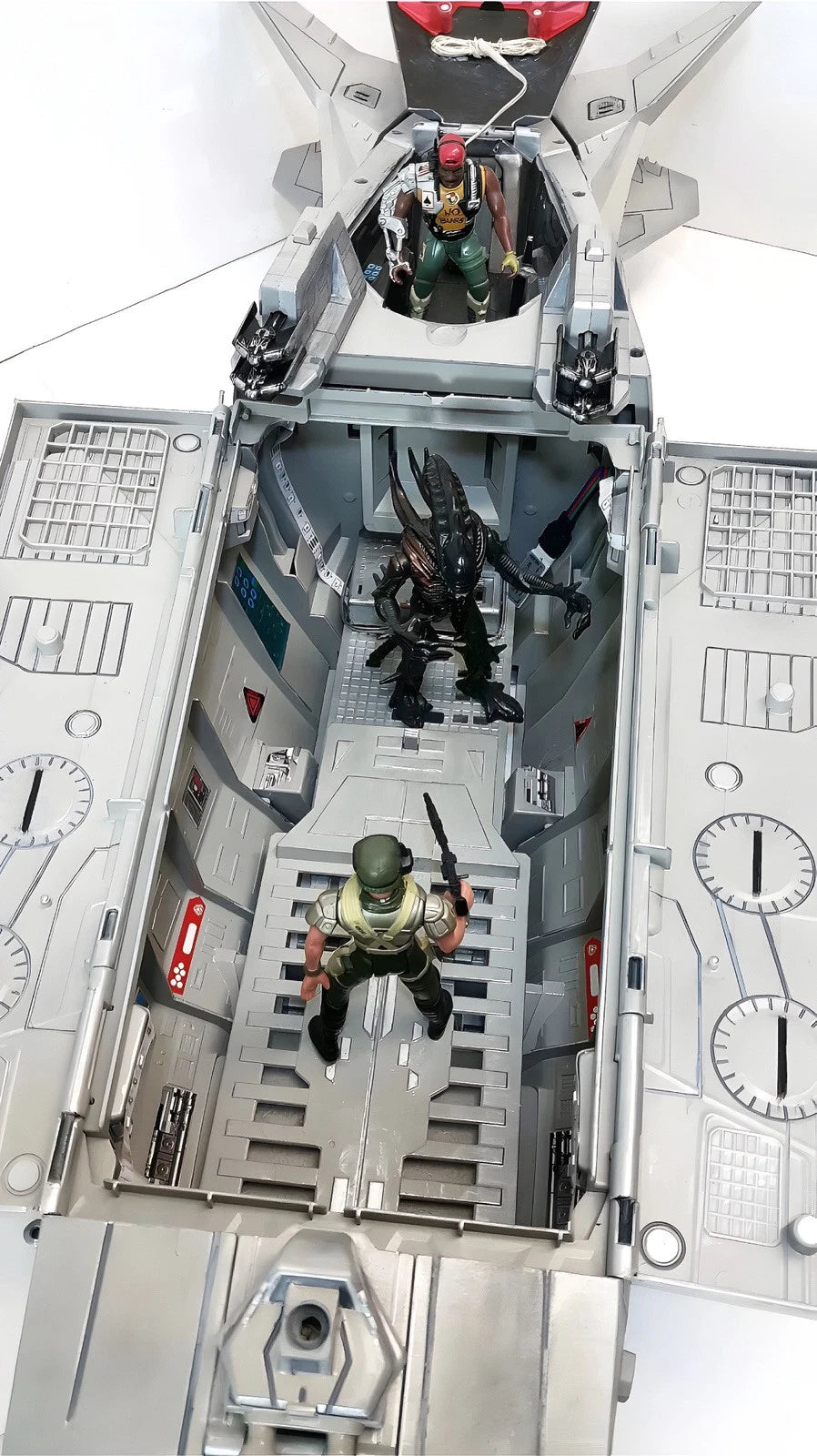 Aliens Nostromo recon shuttle custom repaint - view 2