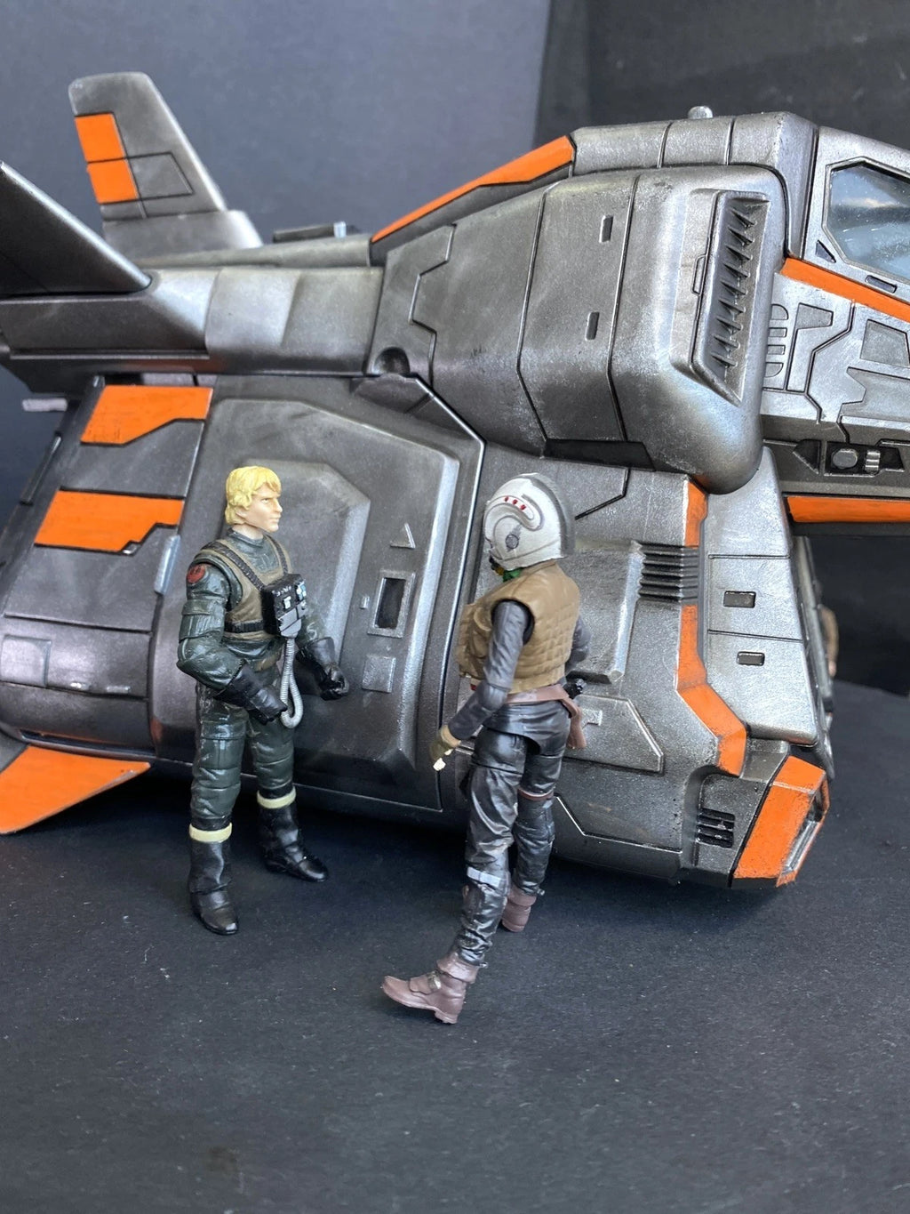 InGen “Raptor Warden” Hazard Shuttle | Custom Jurassic Park Gunship Diorama