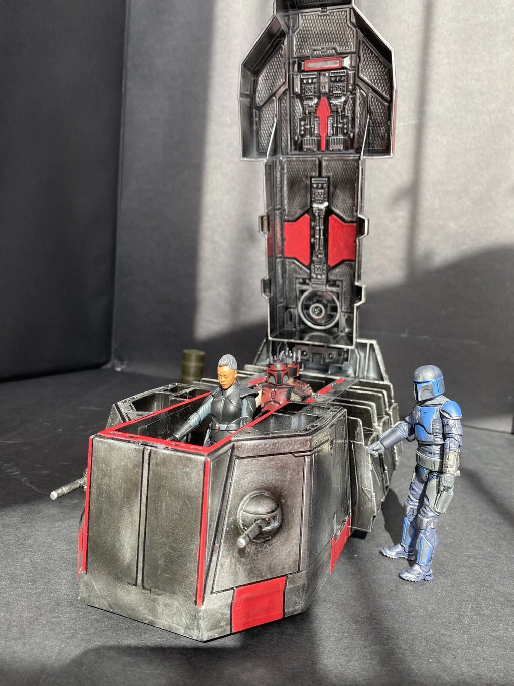 Star Wars Mandalorian Custom Troop Transport Boba Fett Darksaber Beskar Diorama