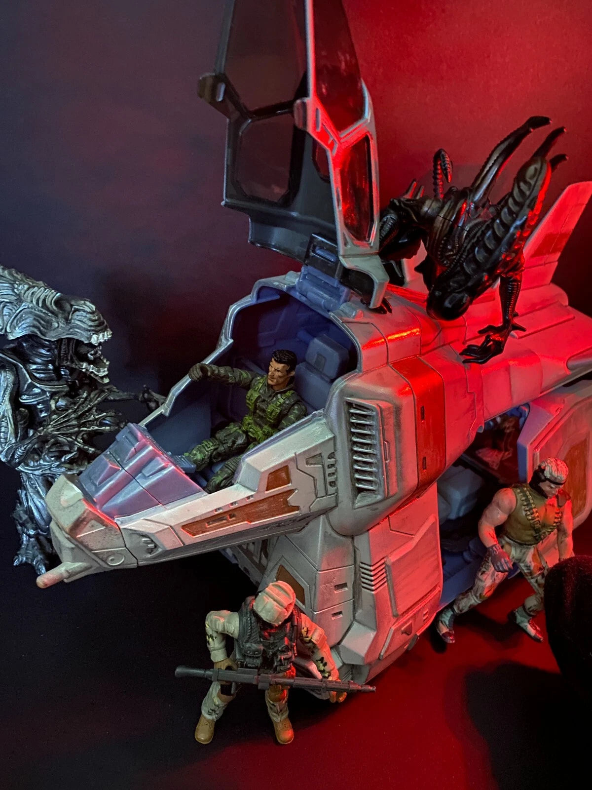 Aliens Dropship “Sulaco Wing” Custom Vintage Style Weyland Yutani Hadley’s Hope - view 3