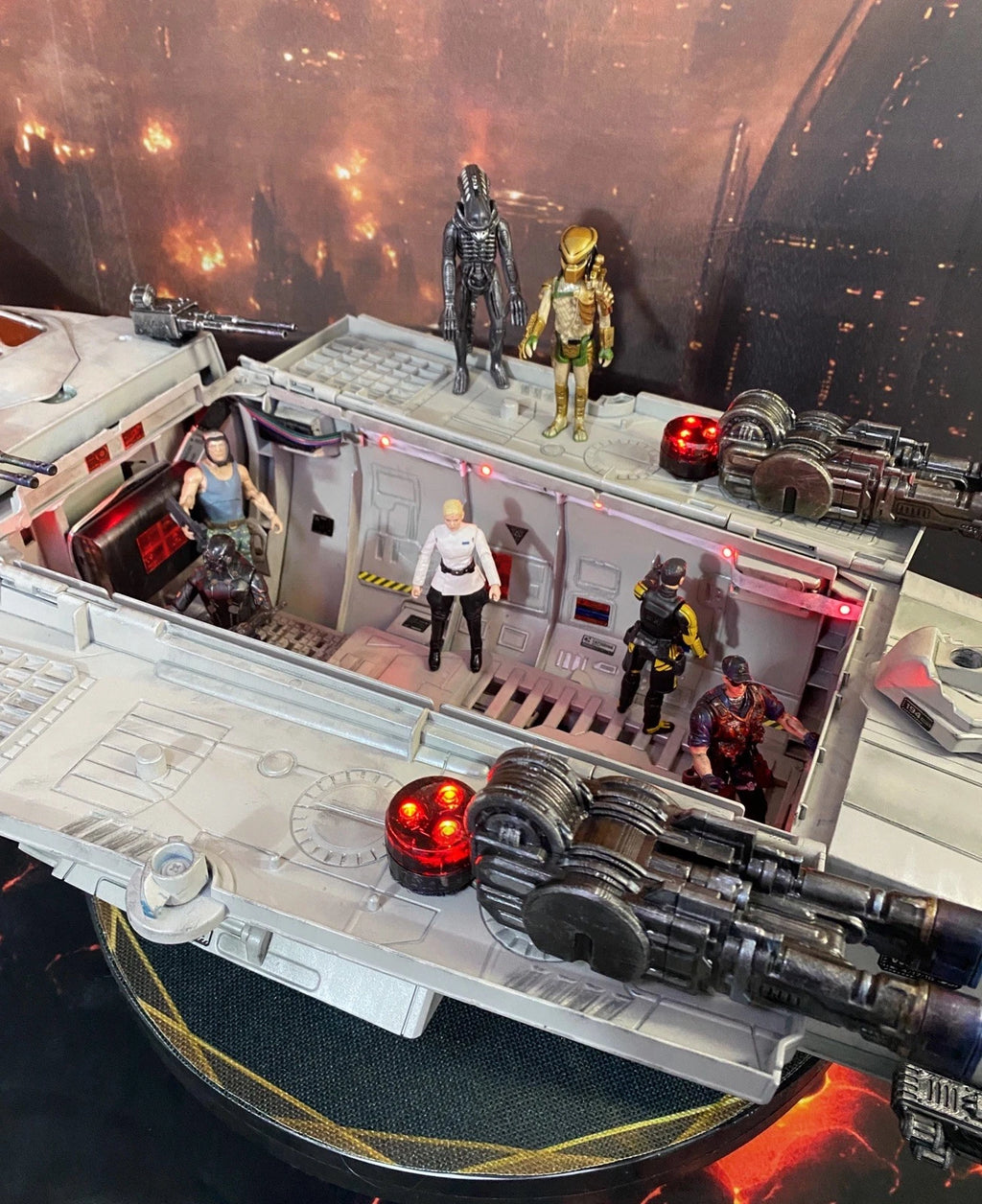 LITANY OF IRON  “GREEN-LOCK” Gunship | Warhammer 40K vintage diorama custom