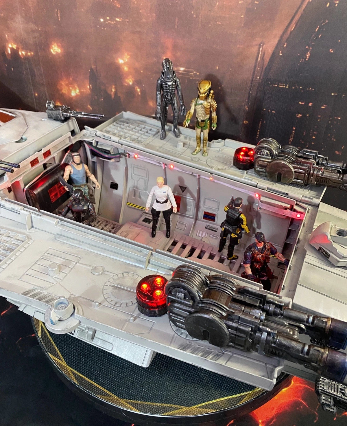 LITANY OF IRON  “GREEN-LOCK” Gunship | Warhammer 40K vintage diorama custom