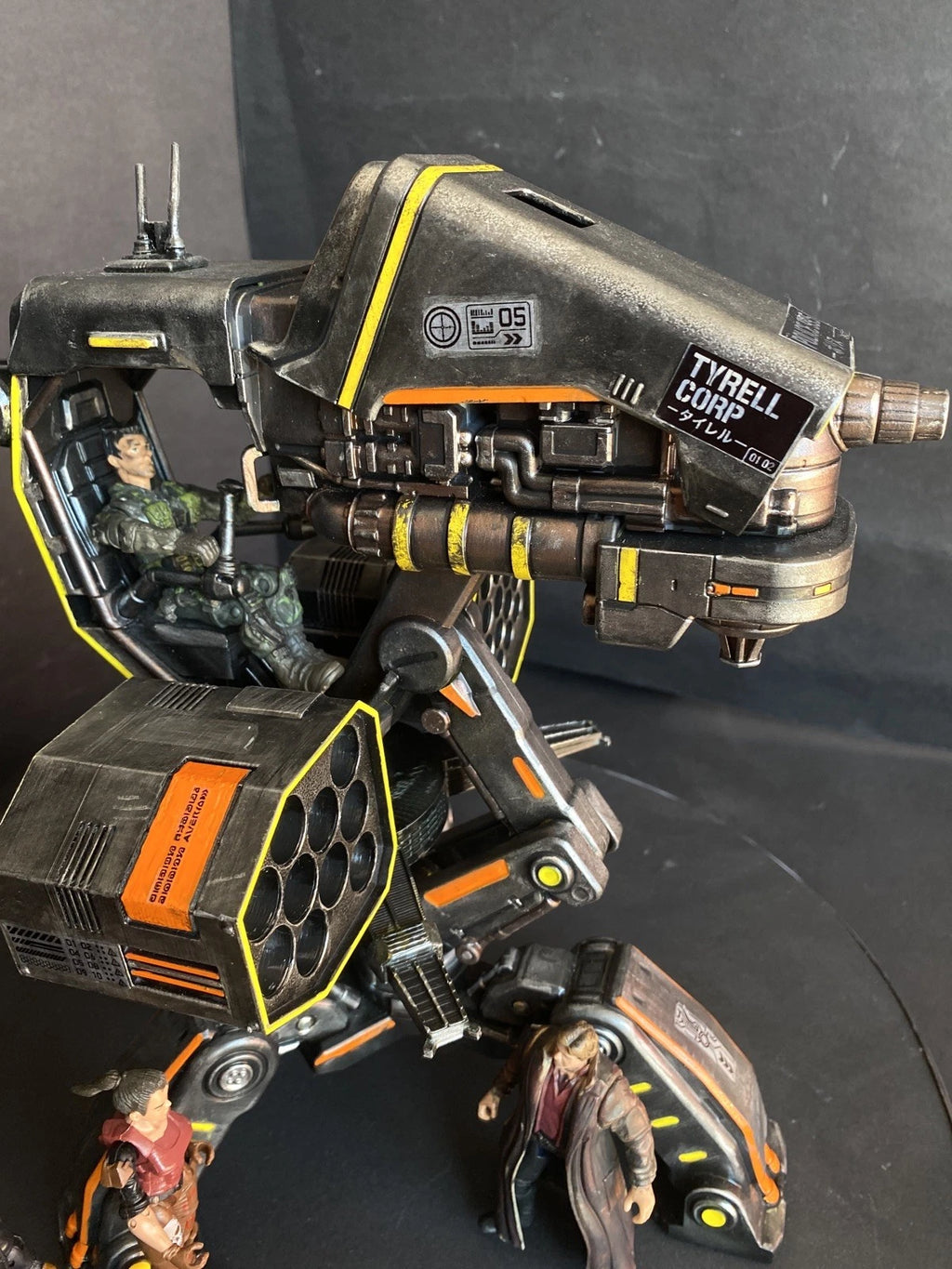 MaxTac SRW-9 “Crowd Hammer” — Cyberpunk 2077 Urban Pacification Walker 1/18