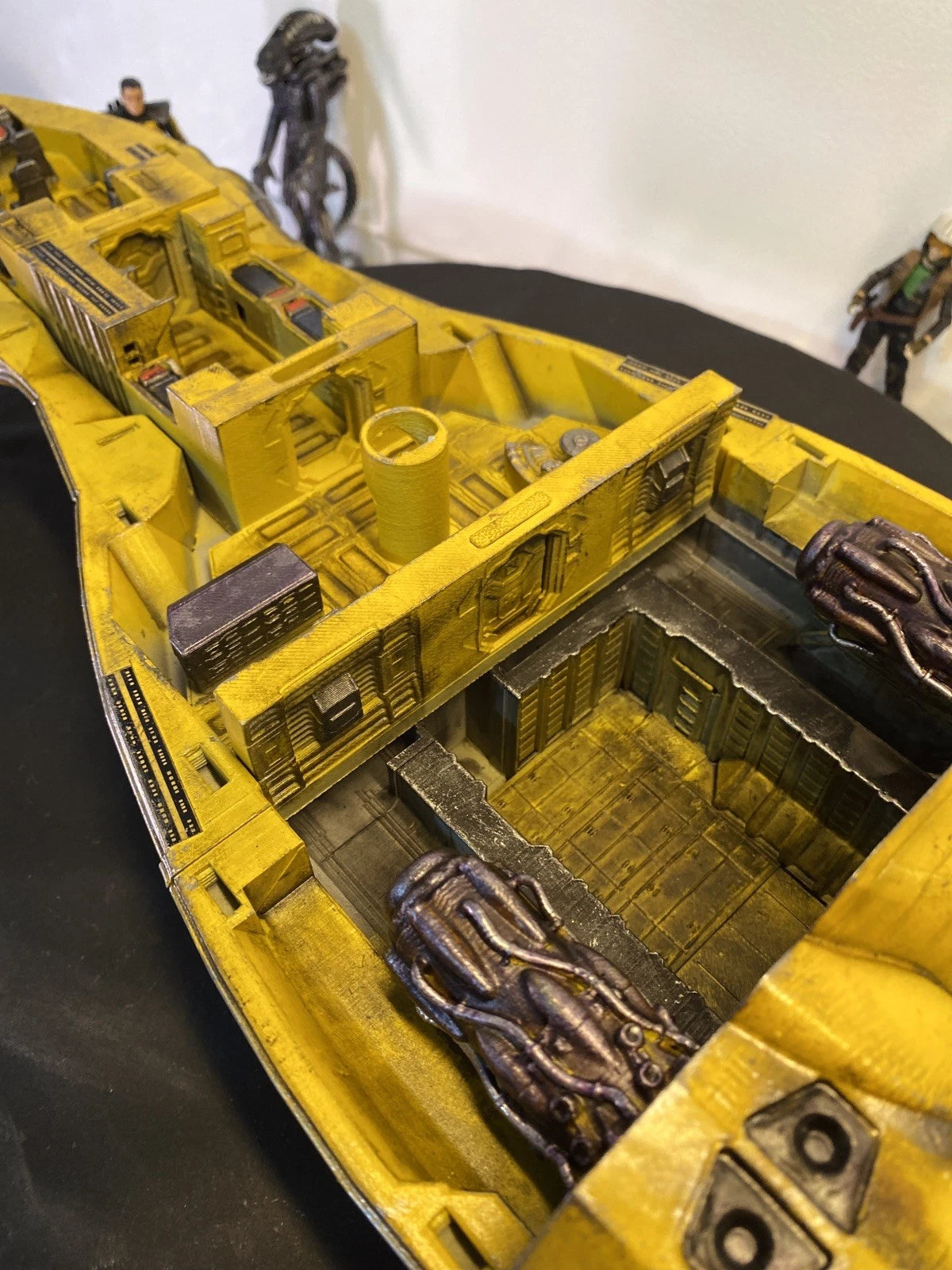 Romulus ALIENS Colonial Marines Gunship Nostromo Weyland-Yutani Vintage custom