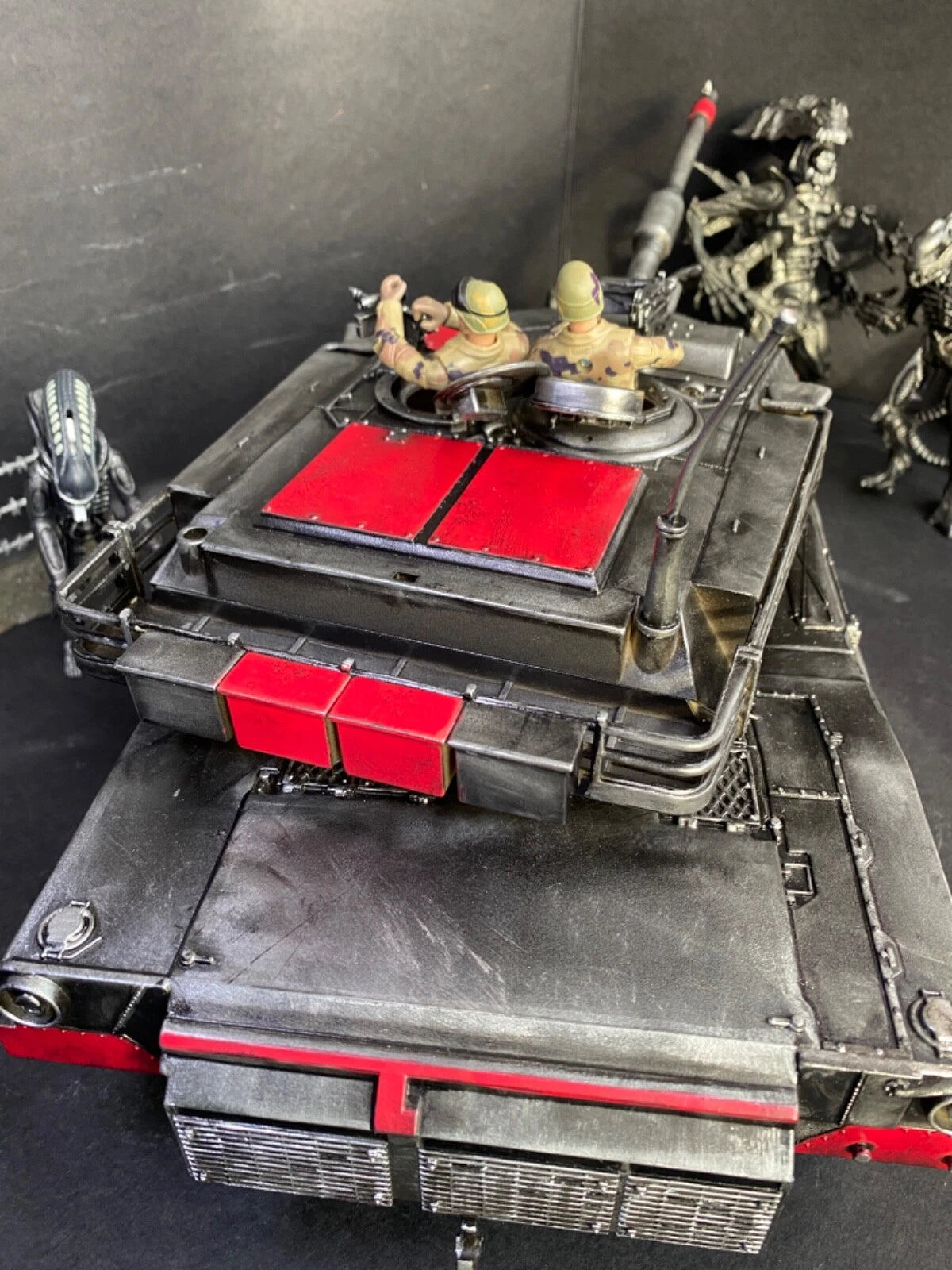 Aliens Colonial Marines APC Xenomorph Weyland Yutani Hadleys Hope Romulus Tank
