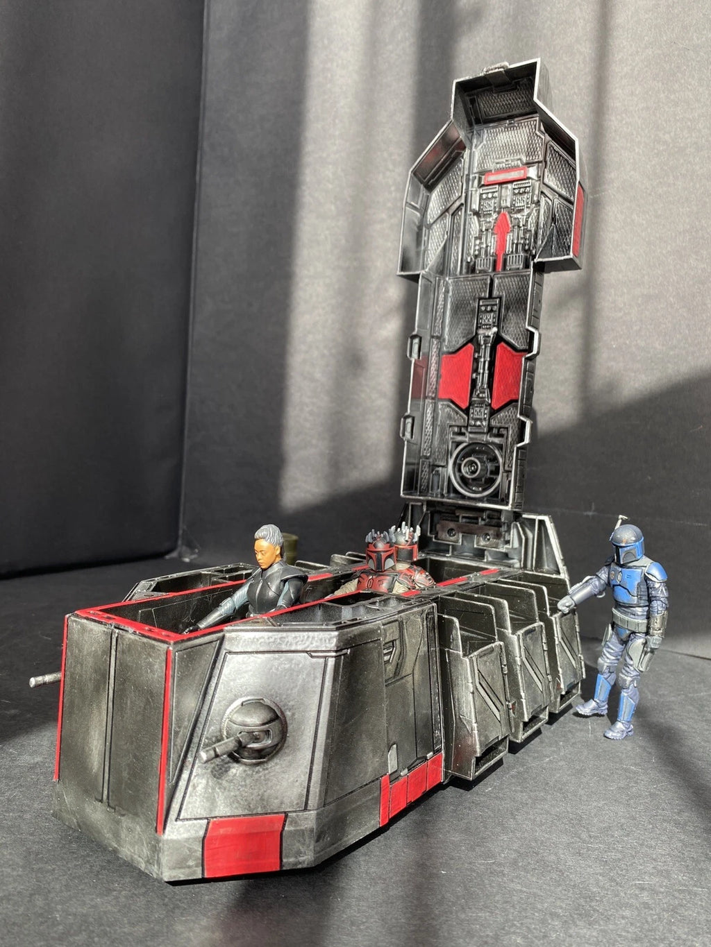 Star Wars Mandalorian Custom Troop Transport Boba Fett Darksaber Beskar Diorama