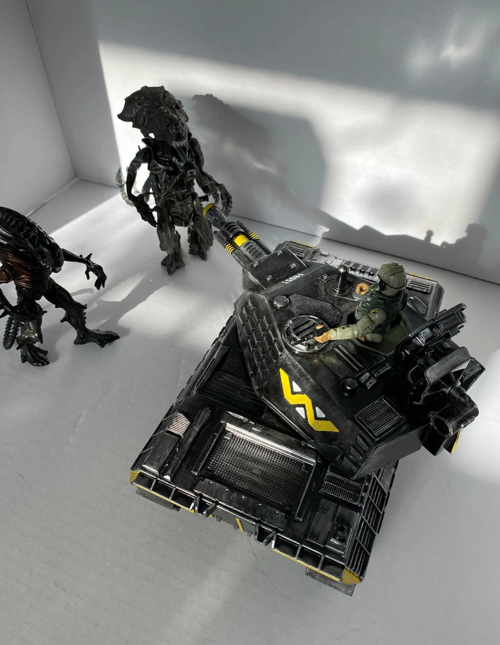 Aliens Hadley Hope Weyland Yutani Colony Tank Kenner Neca Vintage Alien Earth - view 8