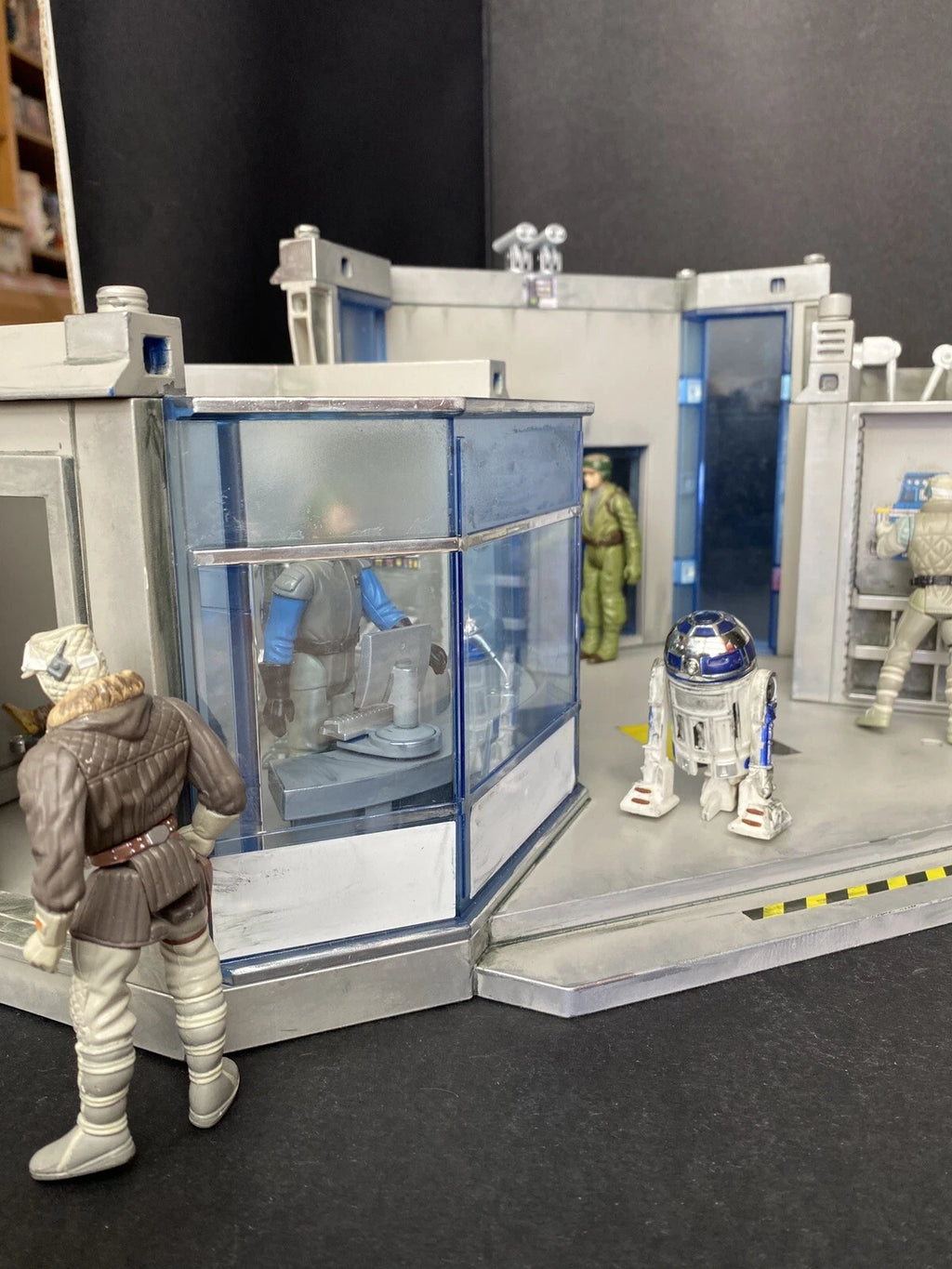 Star Wars Hoth Rebel Base Diorama Empire Strikes Back Medical Bay Kenner Custom