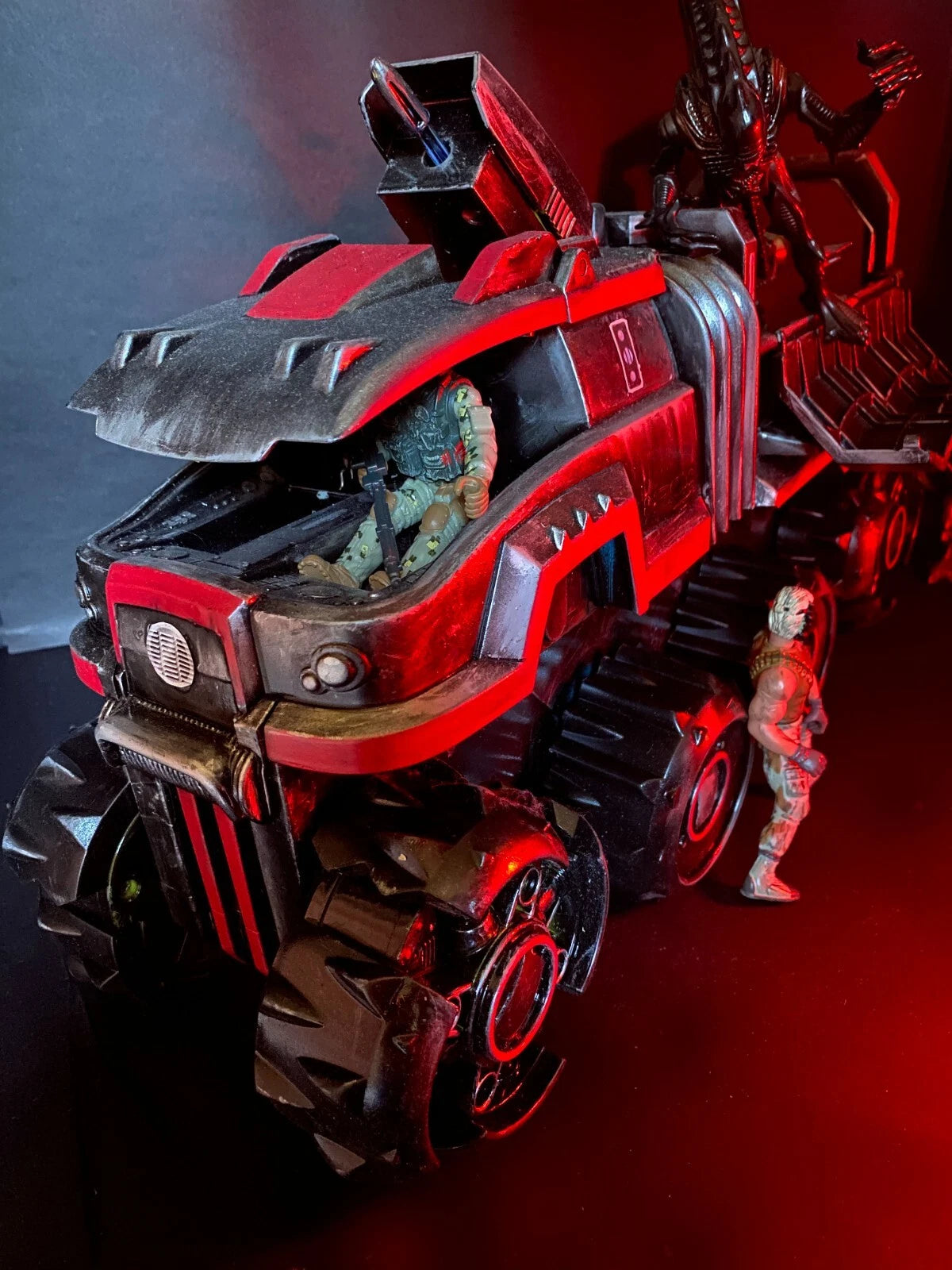 Aliens “Crimson Leviathan” APC – Hadley’s Hope Weyland Yutani Romulus Vehicle - view 9