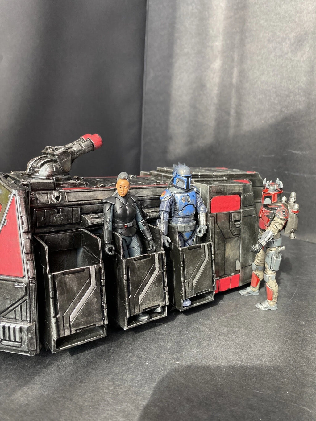 Star Wars Mandalorian Custom Troop Transport Boba Fett Darksaber Beskar Diorama