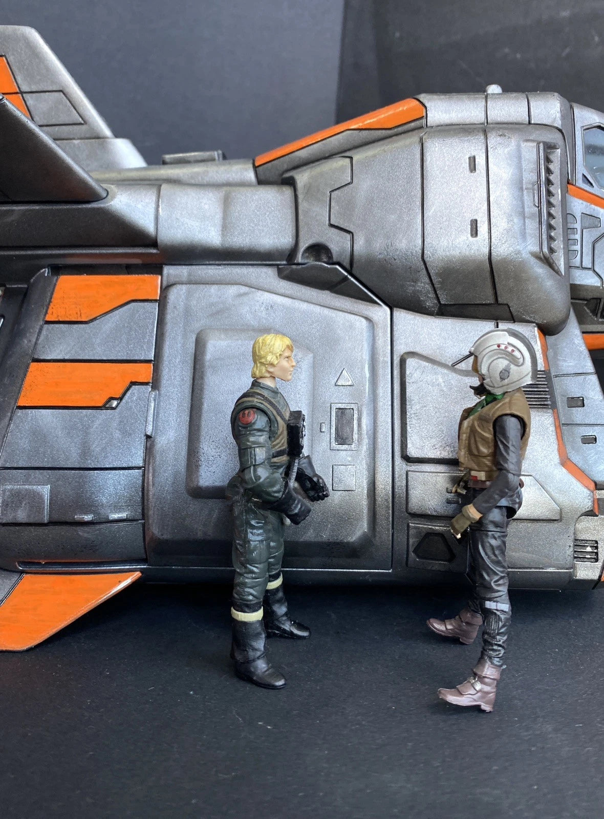 InGen “Raptor Warden” Hazard Shuttle | Custom Jurassic Park Gunship Diorama