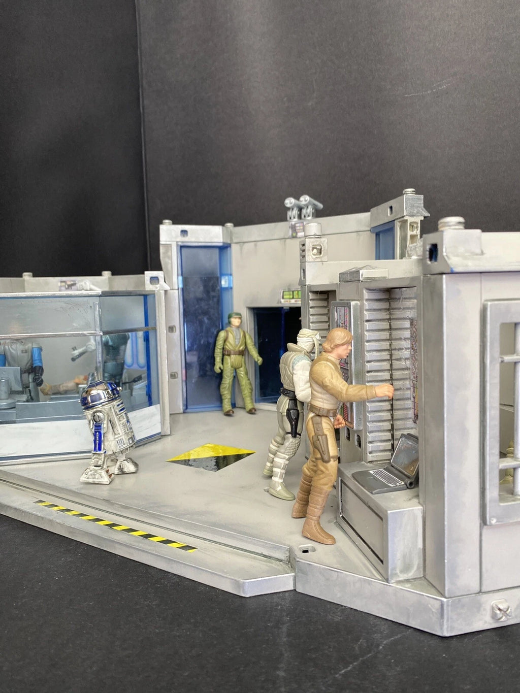 Star Wars Hoth Rebel Base Diorama Empire Strikes Back Medical Bay Kenner Custom