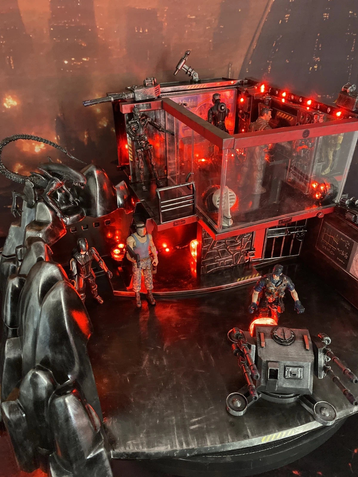JUDGE DREDD 2000 AD MEGA CITY ONE CUSTOM DIORAMA 1:18 3.75 BUNKER COLLECTIBLE