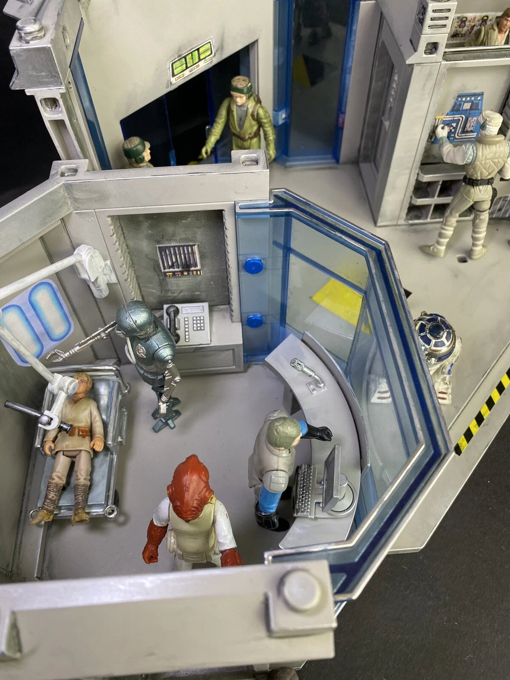 Star Wars Hoth Rebel Base Diorama Empire Strikes Back Medical Bay Kenner Custom