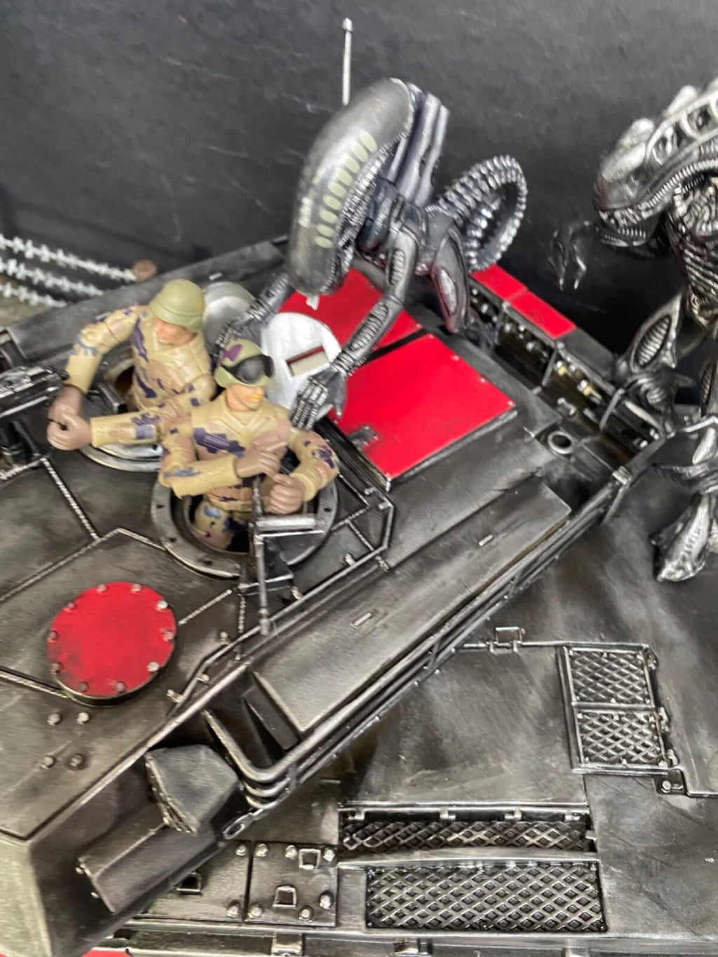 Aliens Colonial Marines APC Xenomorph Weyland Yutani Hadleys Hope Romulus Tank