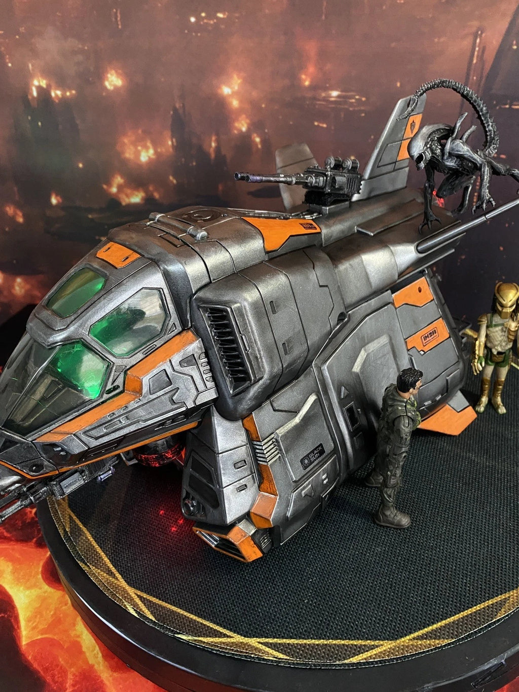 FURYAN SHADE-RUNNER Assault Shuttle Chronicles of Riddick Gunship Custom Painted