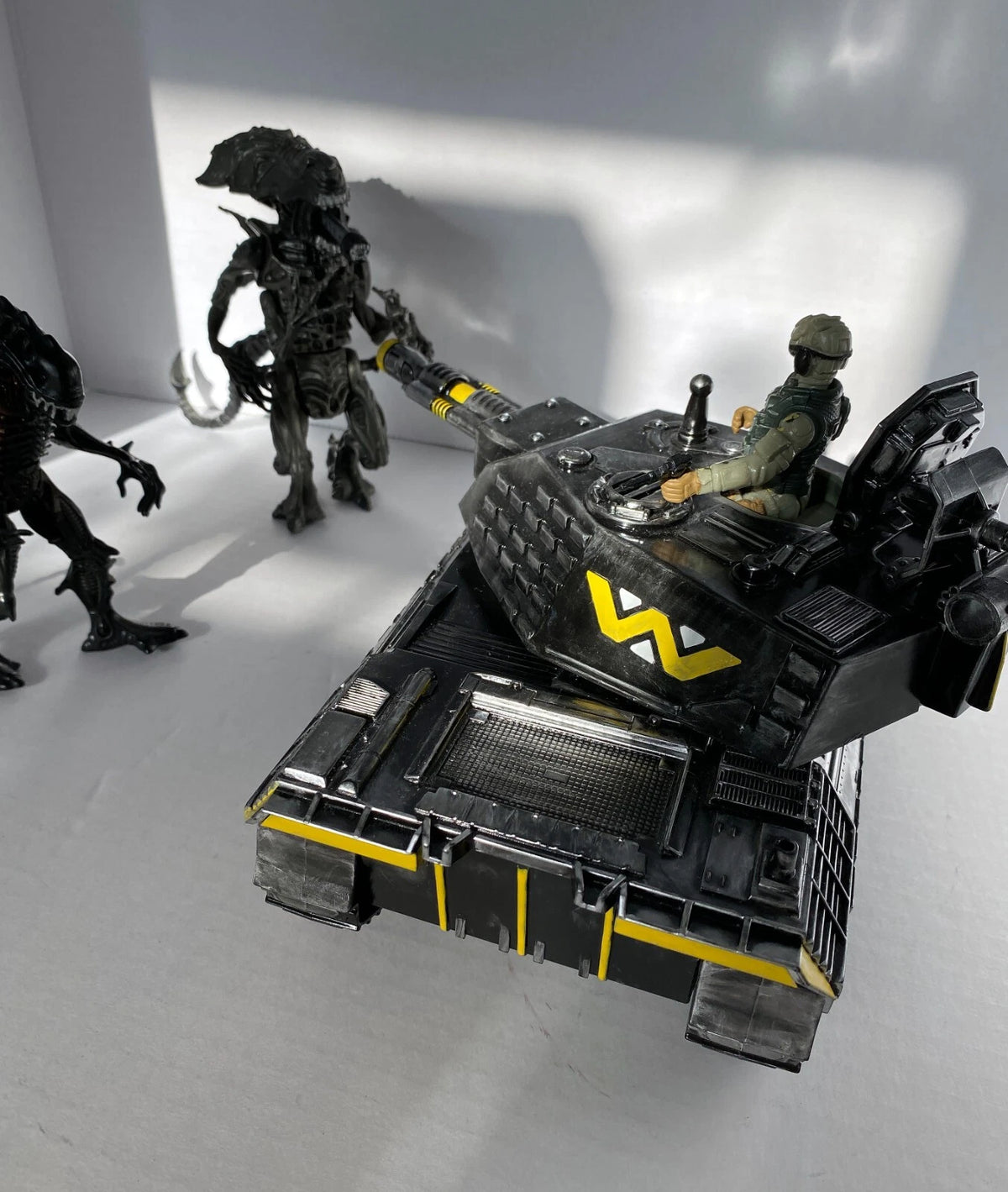 Aliens Hadley Hope Weyland Yutani Colony Tank Kenner Neca Vintage Alien Earth - view 9