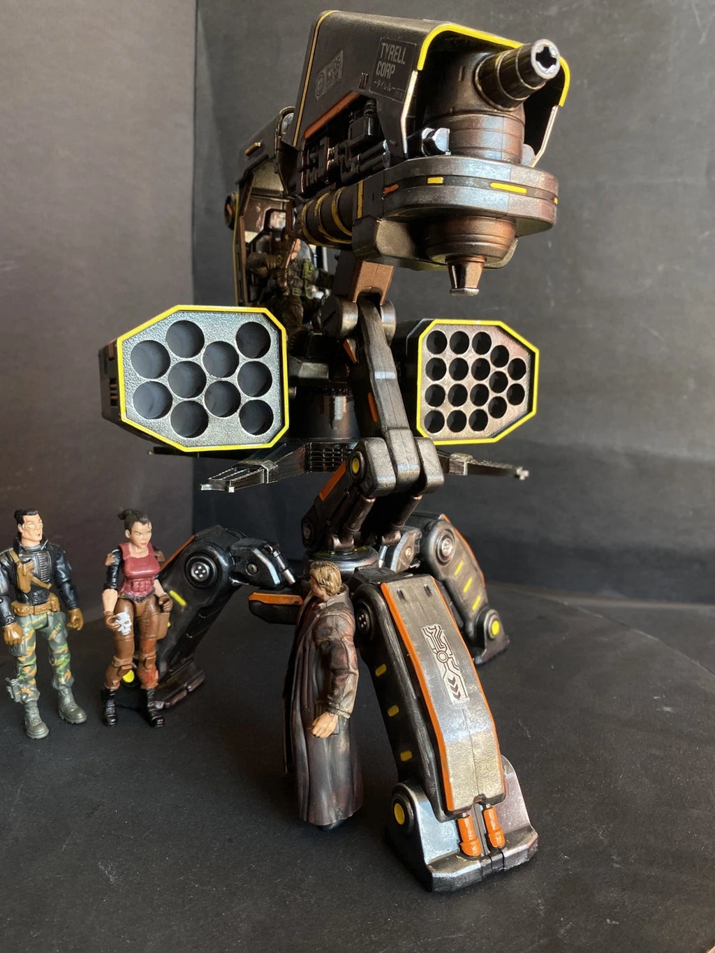Blade Runner 2045 Nexus Hound K-995 — Tyrell Corp Police Walker Joi collection