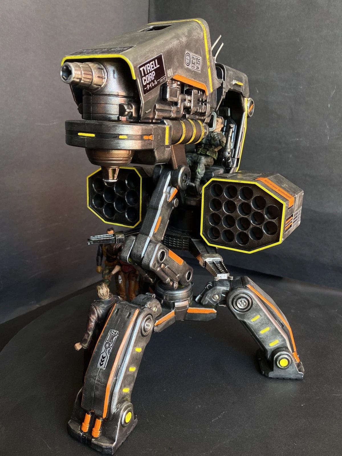 MaxTac SRW-9 “Crowd Hammer” — Cyberpunk 2077 Urban Pacification Walker 1/18