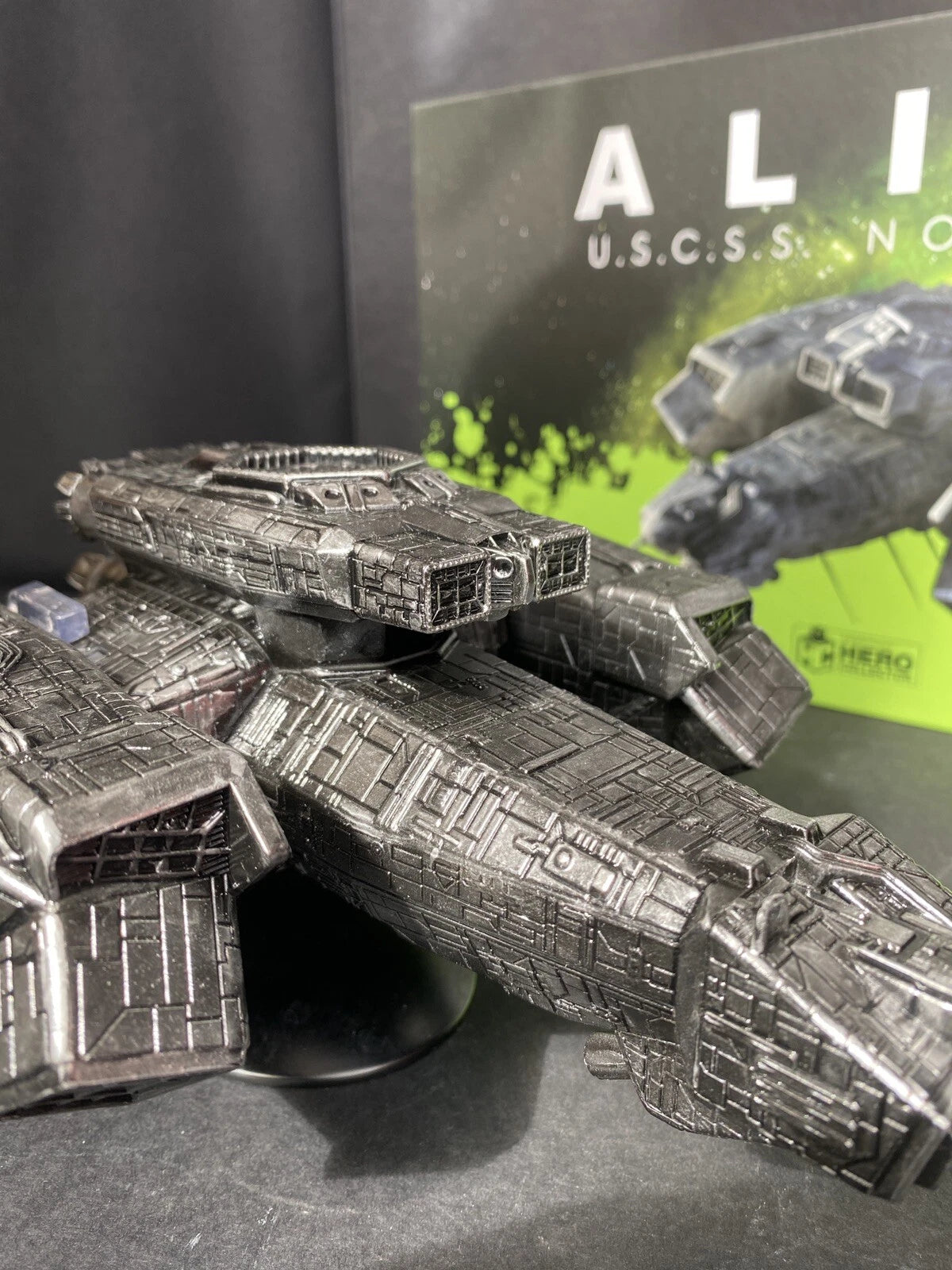 Alien Nostromo Weyland Yutani Neca Vintage Kenner Rare Collectible Custom