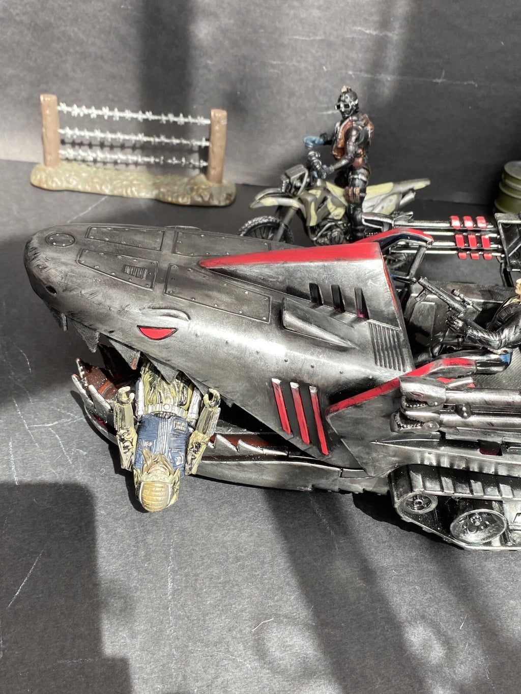 “RAGE RUNNER” QUARANTINE CRAWLER 28 Years Later Custom Apocalypse Raider Vehicle
