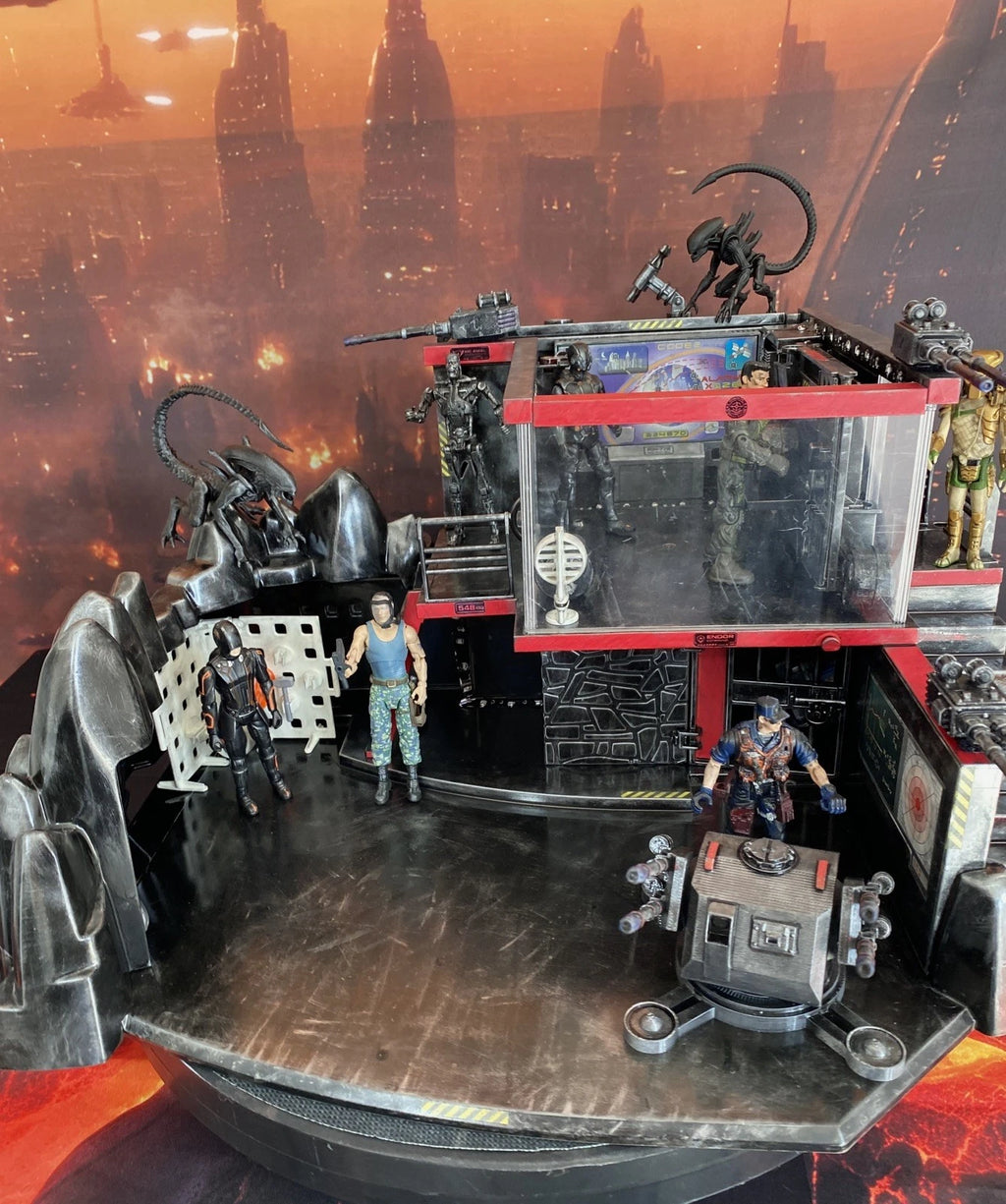 JUDGE DREDD 2000 AD MEGA CITY ONE CUSTOM DIORAMA 1:18 3.75 BUNKER COLLECTIBLE