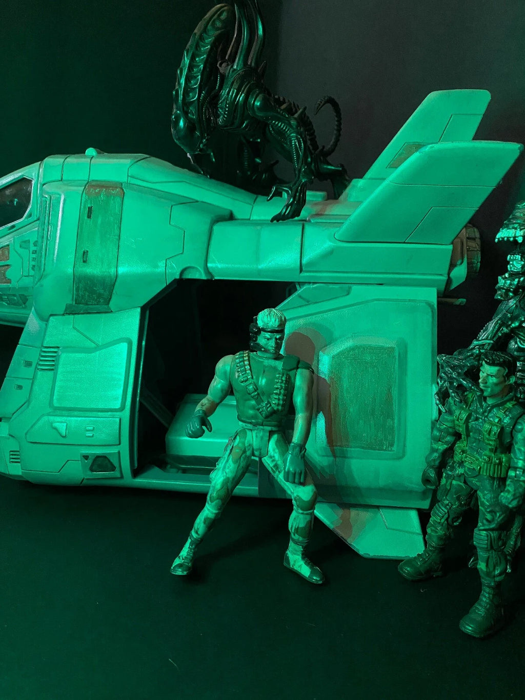 Aliens Dropship “Sulaco Wing” Custom Vintage Style Weyland Yutani Hadley’s Hope