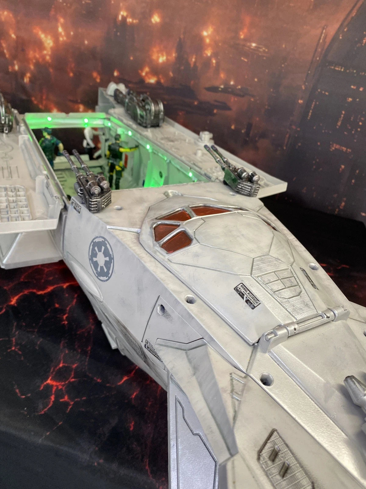 LITANY OF IRON  “GREEN-LOCK” Gunship | Warhammer 40K vintage diorama custom