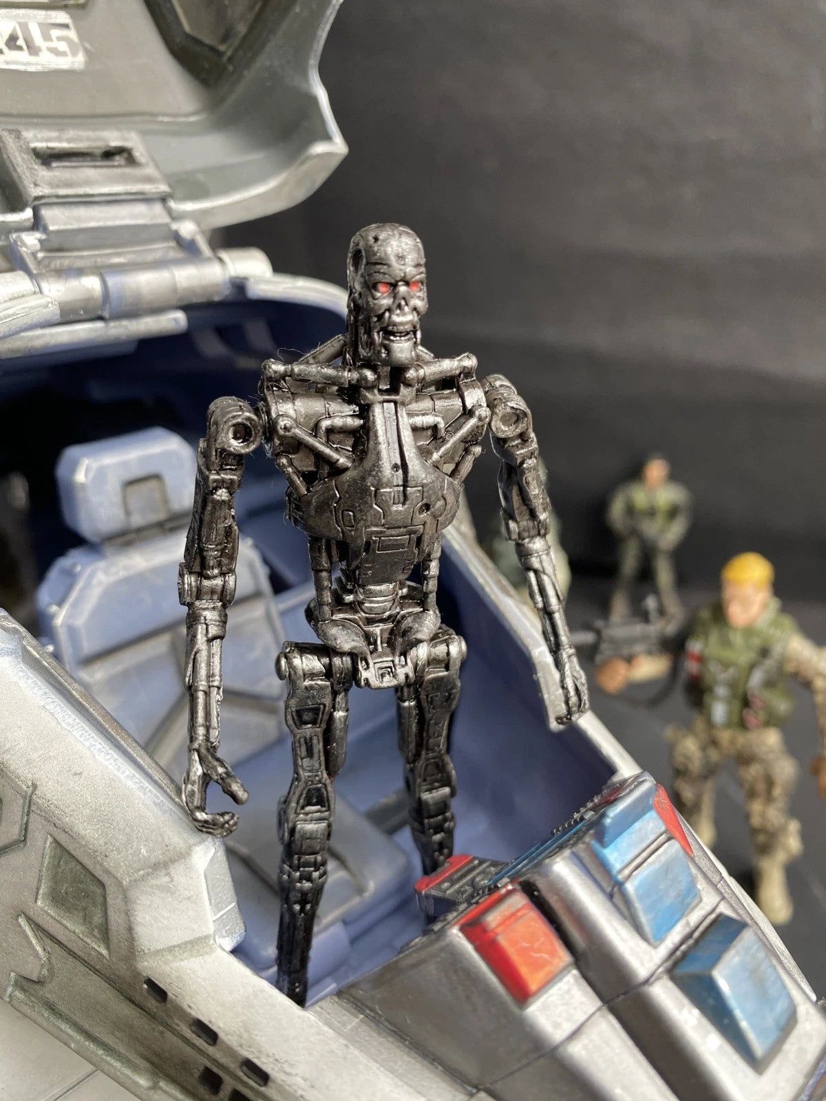 Terminator Resistance Gunship Hunter Killer Skynet Cyberdyne T800 Kenner Custom
