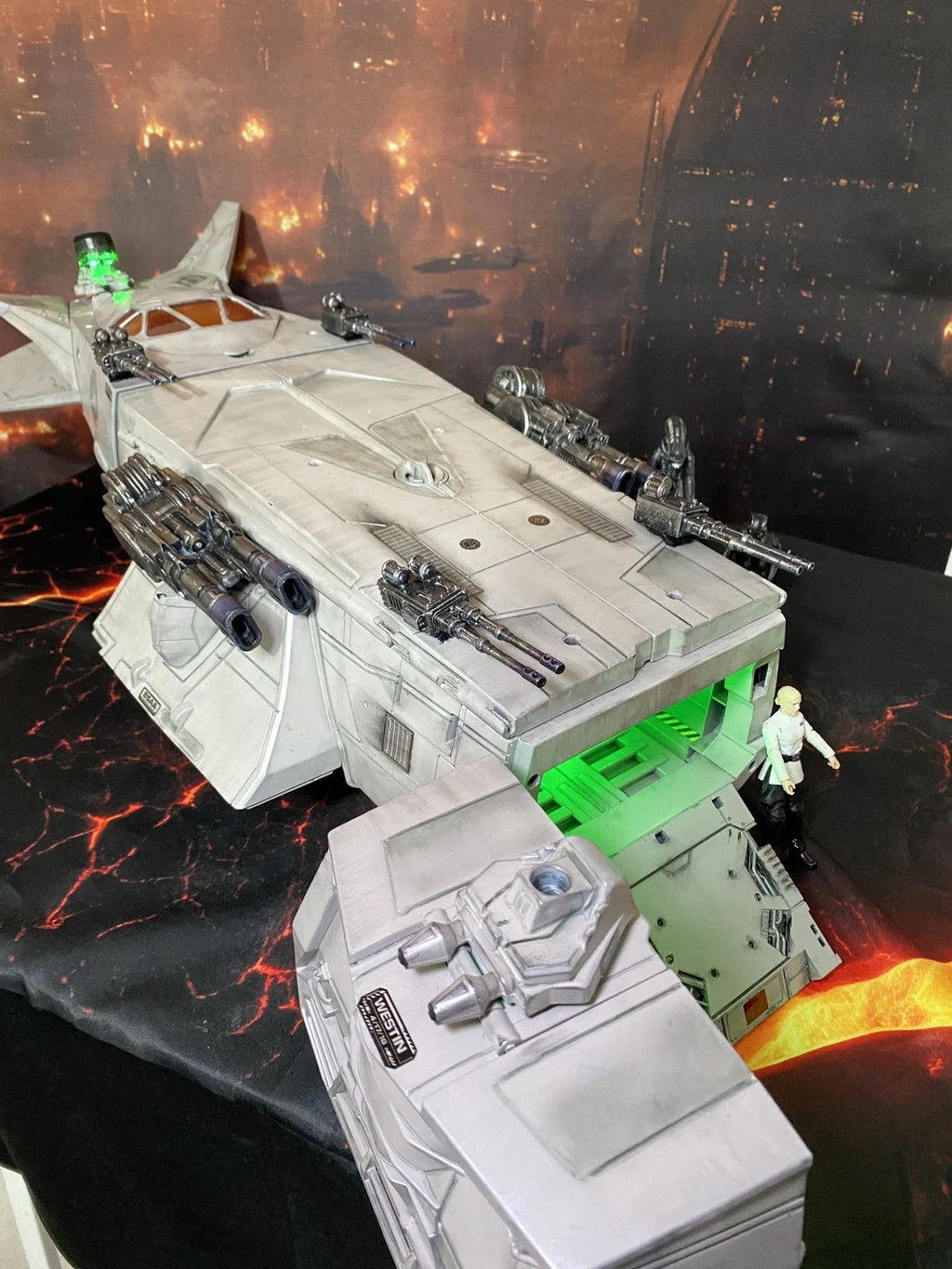 LITANY OF IRON  “GREEN-LOCK” Gunship | Warhammer 40K vintage diorama custom