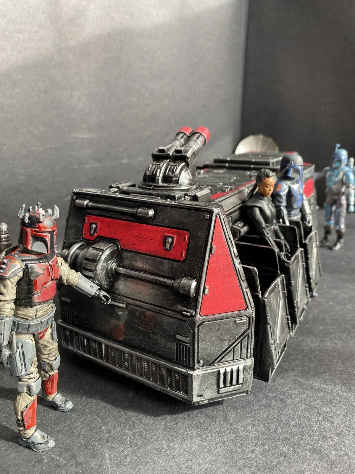Star Wars Mandalorian Custom Troop Transport Boba Fett Darksaber Beskar Diorama