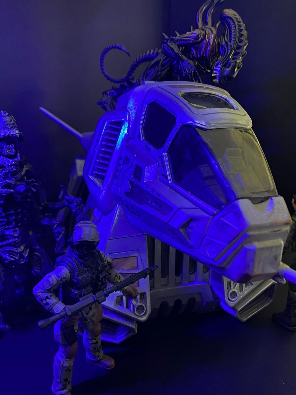 Aliens Dropship “Sulaco Wing” Custom Vintage Style Weyland Yutani Hadley’s Hope - view 20