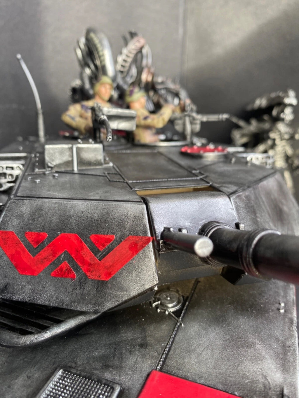 Aliens Colonial Marines APC Xenomorph Weyland Yutani Hadleys Hope Romulus Tank