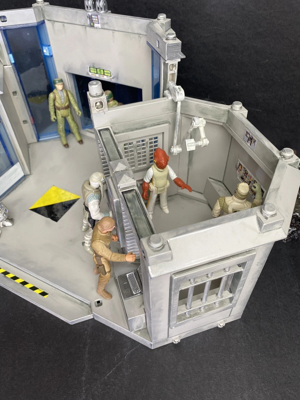 Star Wars Hoth Rebel Base Diorama Empire Strikes Back Medical Bay Kenner Custom