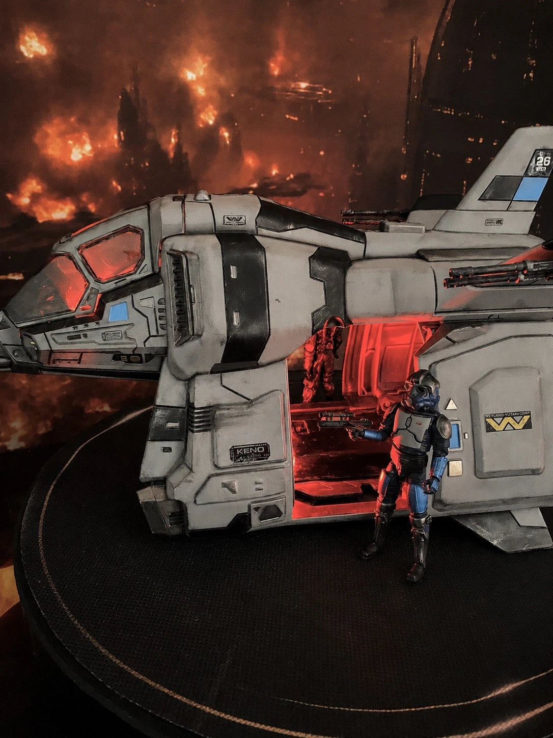 K-26 | Custom Aliens Weyland-Yutani Gunship Diorama  Prometheus Alien Earth
